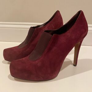 BCBGeneration Burgundy Red Suede Heeled Pumps Bootie Shoe Size 9.5